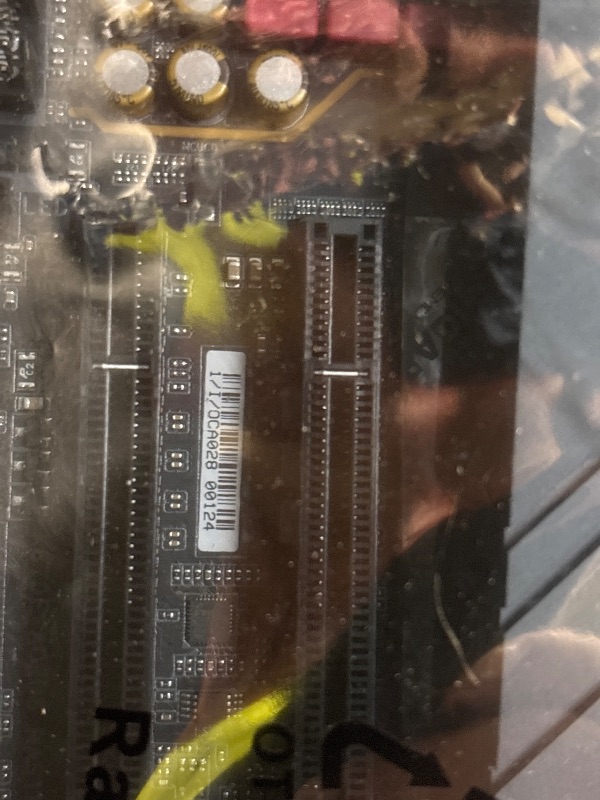 View 4 of GIGABYTE X870E AORUS Master AMD AM5 LGA 1718 Motherboard, ATX, DDR5, 4X M.2, PCIe 5.0, USB4, WIFI7, 5GbE LAN, EZ-Latch, 5-Year Warranty