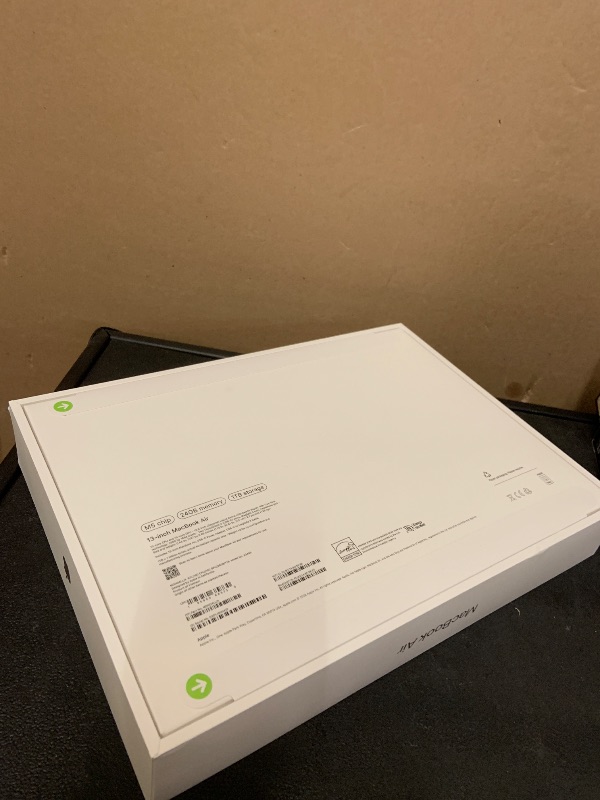 Photo 1 of Apple 2026 MacBook Air 13-inch Laptop with M5 chip: Built for AI, 13.6-inch Liquid Retina Display, 24GB Unified Memory, 1TB SSD, 12MP Center Stage Camera, Touch ID, Wi-Fi 7; Starlight