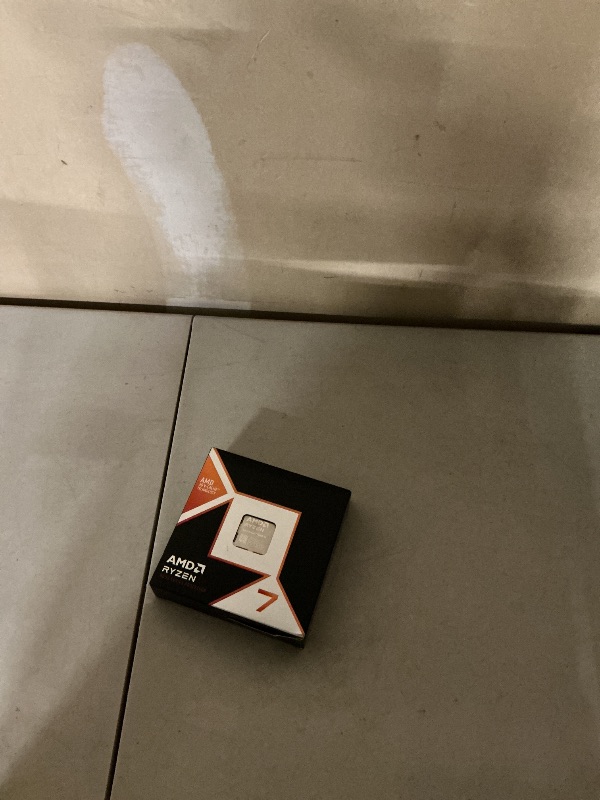 Photo 1 of AMD Ryzen™ 7 9850X3D Desktop Processor