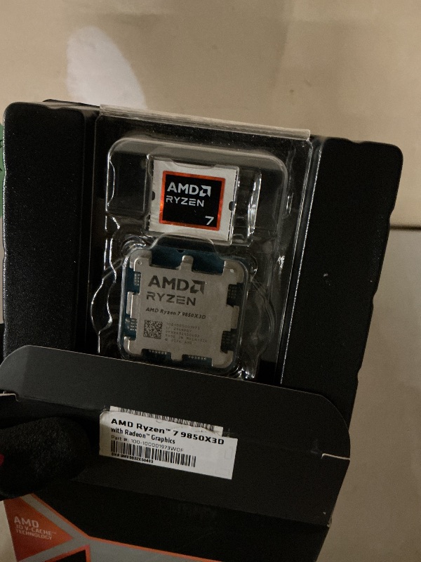 Photo 1 of AMD Ryzen™ 7 9850X3D Desktop Processor