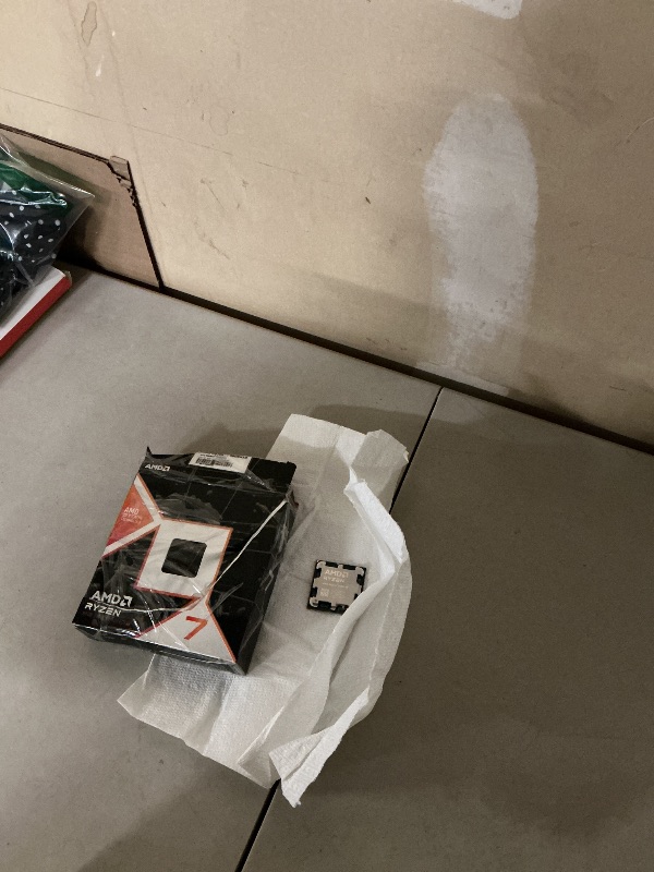 Photo 1 of AMD RYZEN 7 9800X3D 8-Core