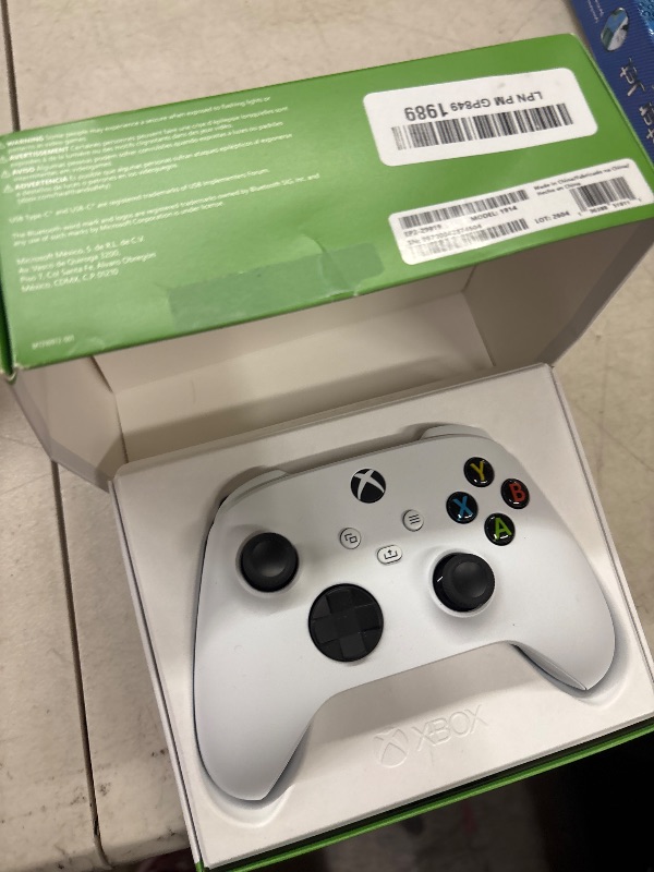 Photo 1 of XBOX Wireless Gaming Controller | Robot White | Console, PC, & Cloud Devices | Textured Grip | Wireless, Bluetooth, USB-C Connectivity