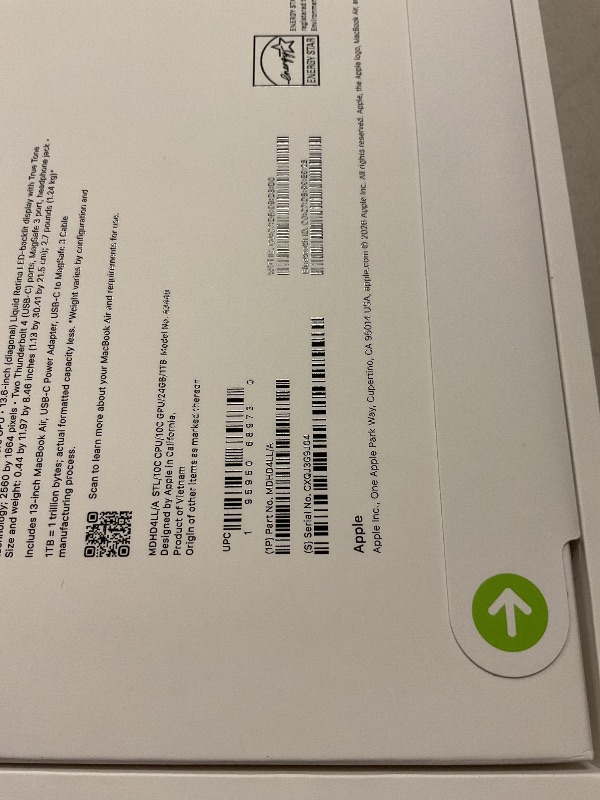 Photo 1 of Apple 2026 MacBook Air 13-inch Laptop with M5 chip: Built for AI, 13.6-inch Liquid Retina Display, 24GB Unified Memory, 1TB SSD, 12MP Center Stage Camera, Touch ID, Wi-Fi 7; Starlight