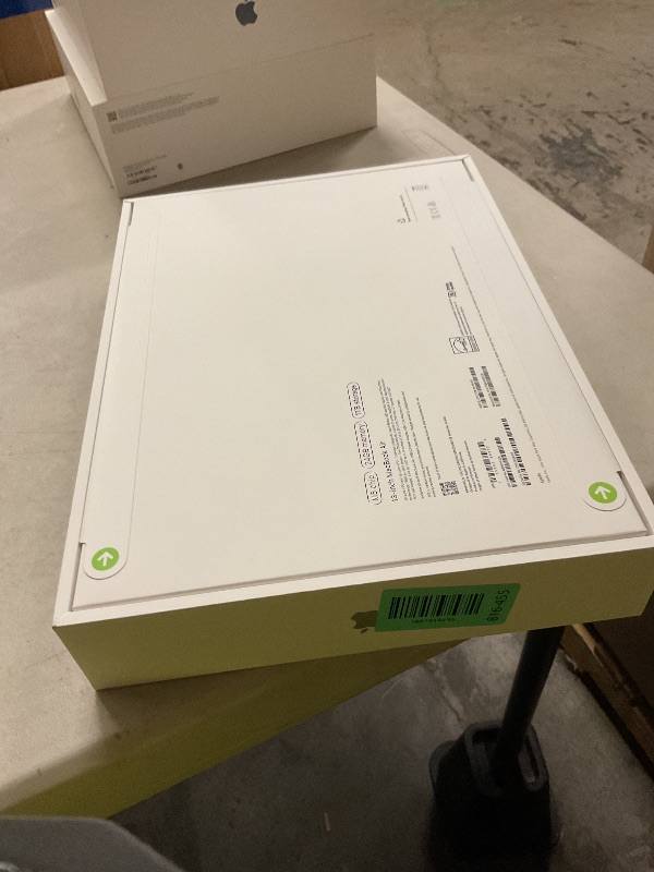 Photo 1 of Apple 2026 MacBook Air 13-inch Laptop with M5 chip: Built for AI, 13.6-inch Liquid Retina Display, 24GB Unified Memory, 1TB SSD, 12MP Center Stage Camera, Touch ID, Wi-Fi 7; Starlight