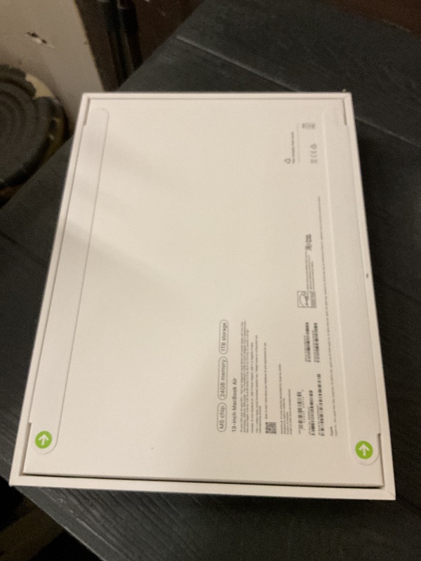 Photo 1 of Apple 2026 MacBook Air 13-inch Laptop with M5 chip: Built for AI, 13.6-inch Liquid Retina Display, 24GB Unified Memory, 1TB SSD, 12MP Center Stage Camera, Touch ID, Wi-Fi 7; Starlight
