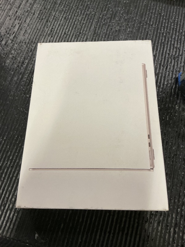 Photo 1 of Apple 2026 MacBook Air 13-inch Laptop with M5 chip: Built for AI, 13.6-inch Liquid Retina Display, 16GB Unified Memory, 512GB SSD, 12MP Center Stage Camera, Touch ID, Wi-Fi 7; Starlight