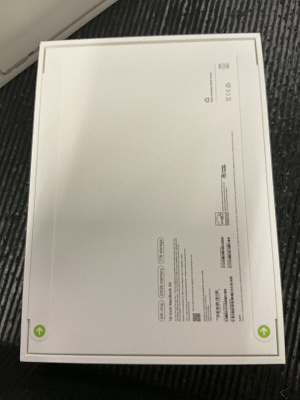 Photo 1 of FACTORY SEALED— Apple 2026 MacBook Air 13-inch Laptop with M5 chip: Built for AI, 13.6-inch Liquid Retina Display, 24GB Unified Memory, 1TB SSD, 12MP Center Stage Camera, Touch ID, Wi-Fi 7; Starlight