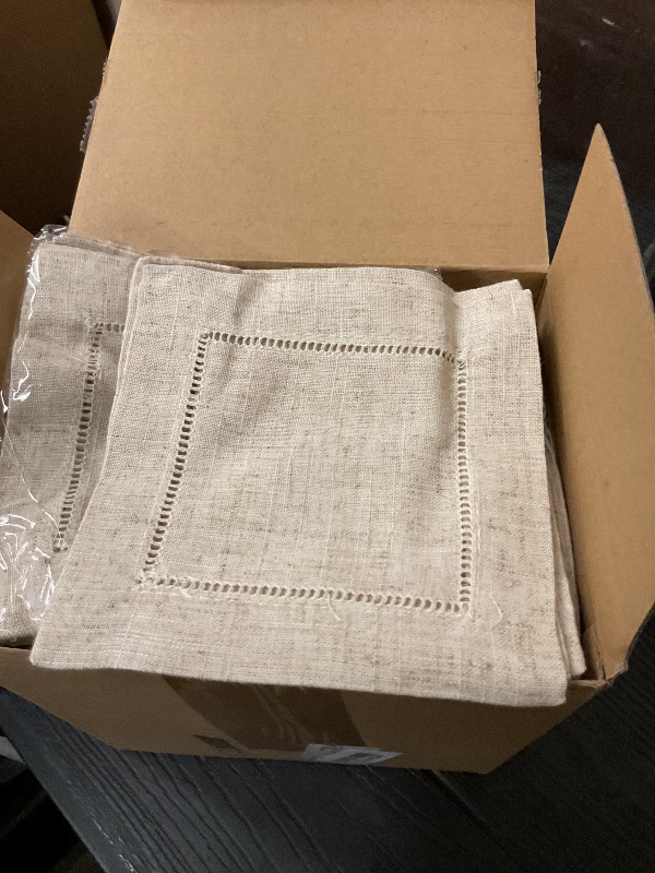 Photo 1 of Jerify 160 Pcs Linen Cocktail Napkins Bulk 6 x 6 Inch White Cloth Hemstitch Fabric Napkins for Party Wedding Bar Beverage Coffee Dessert (Linen)