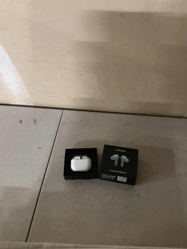 Photo 1 of Samsung Galaxy Buds 3 Pro AI True Wireless Bluetooth Earbuds, Noise Cancelling, Sound Optimization, Redesigned Comfort Fit, White [US Version, Amazon Exclusive, 2Yr Warranty]