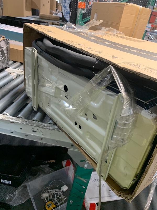 Photo 1 of ** PARTIAL SET MISSING OUTSIDE UNIT APPEARS USED AND POSSIBLY DAMAGED**
Garvee 12000 BTU Mini Split Air Conditioner,22 SEER2 Ductless Inverter AC w/ 115V, Cool Up to 750 Sq. Ft with Heat Pump System, Compatible with Alexa, White