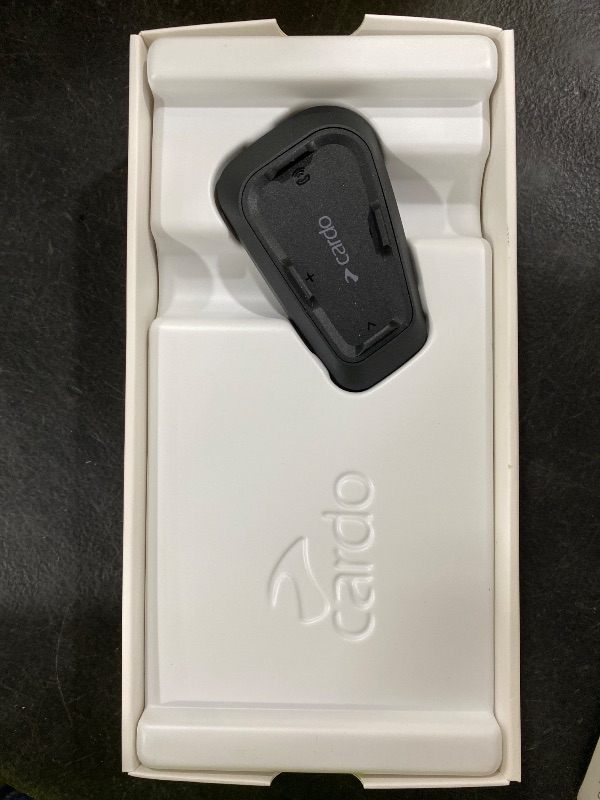 Photo 1 of Cardo Systems Spirit HD Motorcycle Bluetooth Communication Headset, 2-Way Bluetooth, Thin 40mm Speakers, Waterproof, Universal Connectivity - Single Pack
