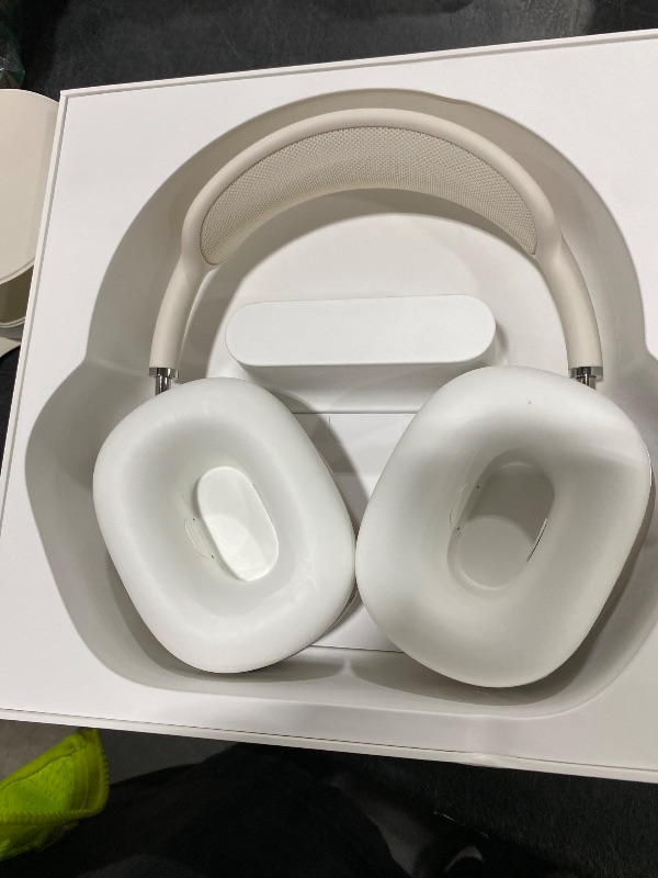 Photo 1 of Apple AirPods Max 2 Wireless Over-Ear Headphones, Active Noise Cancellation, Adaptive Audio, Personalized Spatial Audio, Live Translation, Bluetooth Headphones for iPhone – Starlight