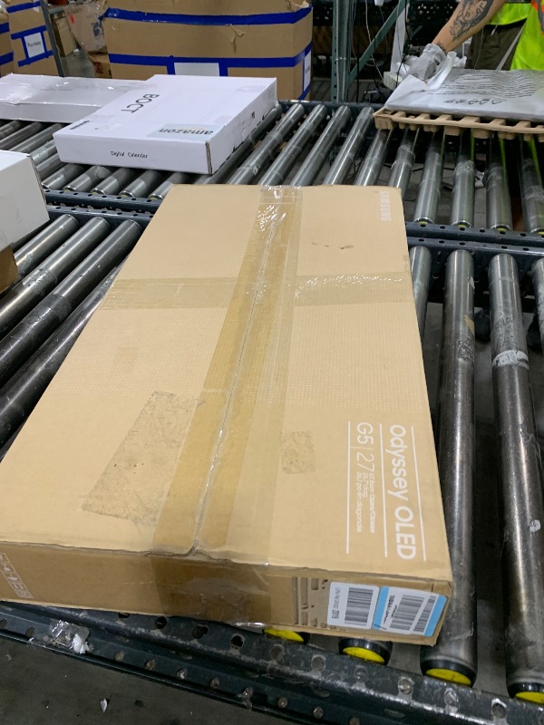 Photo 1 of Samsung 27” Odyssey OLED G5 (G50SF) QHD & QD-OLED Gaming Monitor, 180Hz Refresh Rate, 0.03ms (GtG) Response Time, NVIDIA G-Sync Compatible, AMD FreeSync™, LS27FG500SNXZA