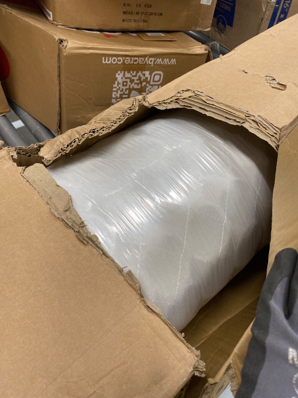 Photo 1 of *HEAVY* *BOX DAMAGED ONLY/ITEM FINE* King Mattress 14 Inch, Medium Firm Hybrid Mattress King with Memory Foam & Zoned Pocket Springs for Pressure Relief, Motion Isolation | Fiberglass-Free, CertiPUR-US Certified | 80" x 76"