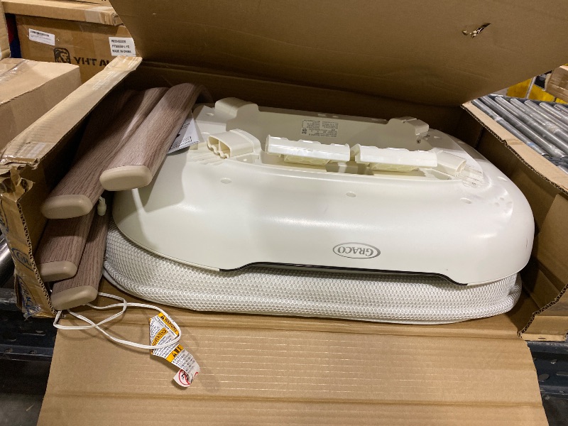 Photo 1 of Graco SmartSense Soothing Bassinet - Luna