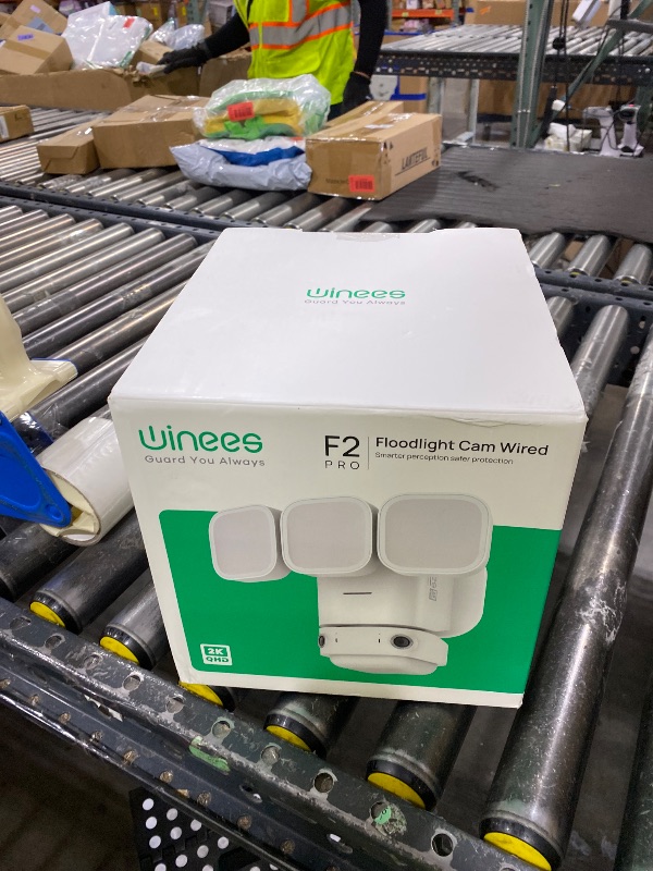 Photo 1 of winees Floodlight Camera, 2K HD Dual-Lens