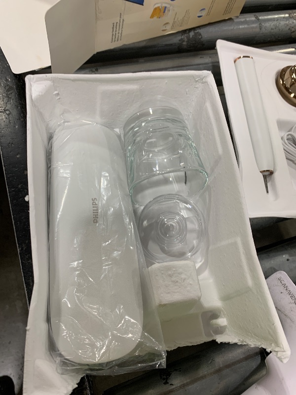 Photo 1 of Philips Sonicare DiamondClean 9500 Electric Toothbrush 3 Brush Heads, Rose
