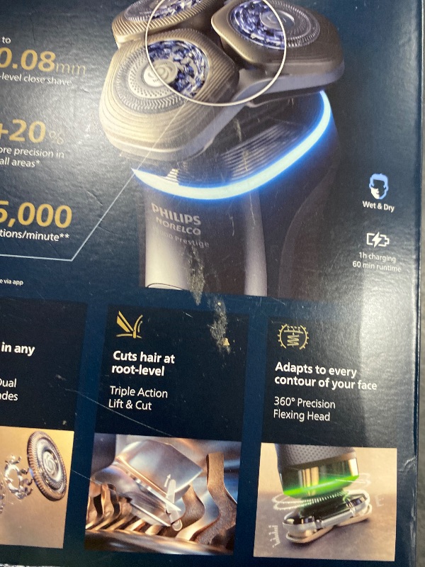 Photo 1 of Philips Norelco i9000 Prestige Ultra Electric Shaver