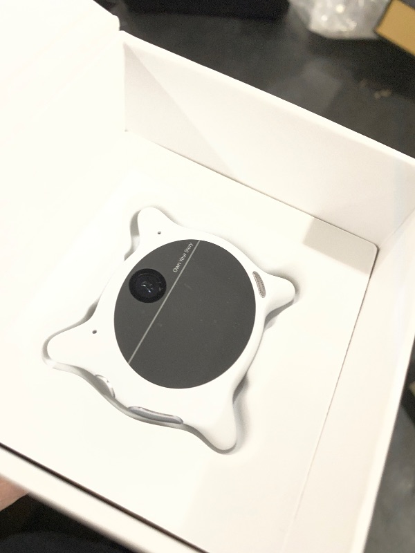 Photo 1 of Looki L1 AI Wearable Lifelogging Device, White
