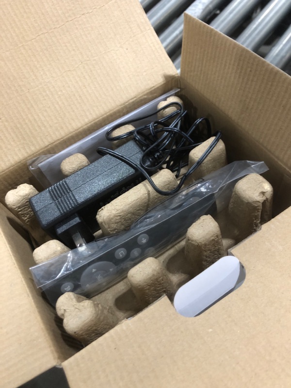 Photo 1 of GPX 720p Projector w/ Bluetooth - PJ504S