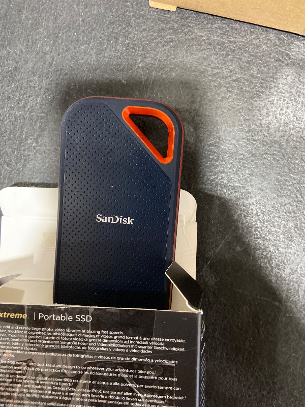 Photo 1 of SANDISK 2TB Extreme Portable SSD