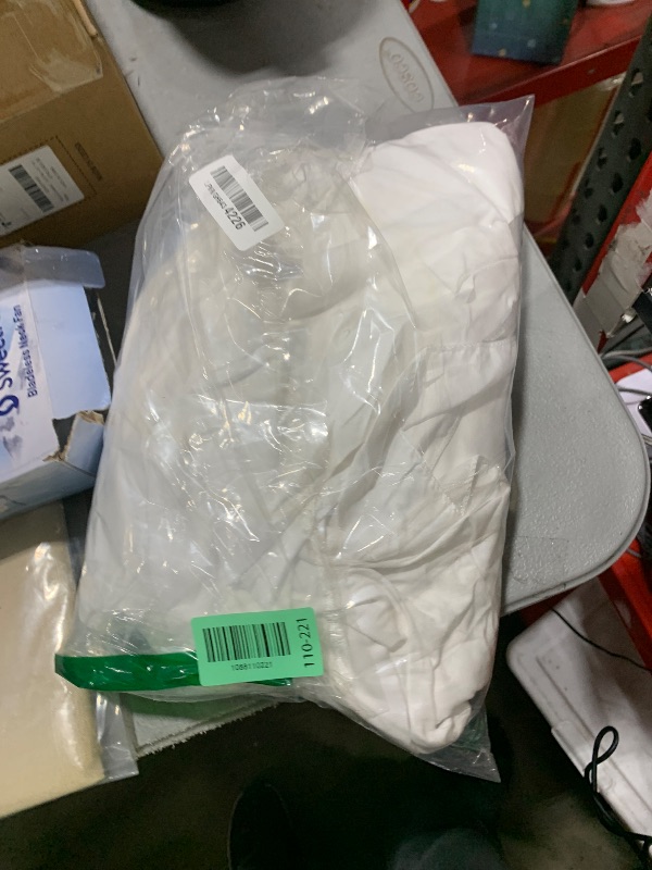 Photo 1 of Pureegg Polyester Tablecloth 60" x 102" Reusable Washable 2 Pack White