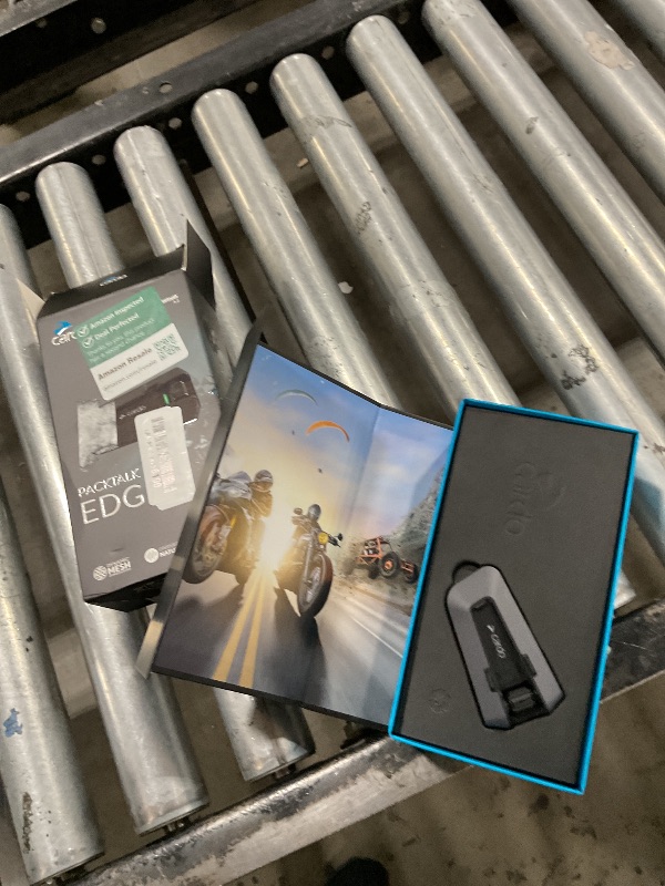 Photo 1 of Cardo PACKTALK Edge Motorcycle Bluetooth Communication System Headset Intercom - Single Pack