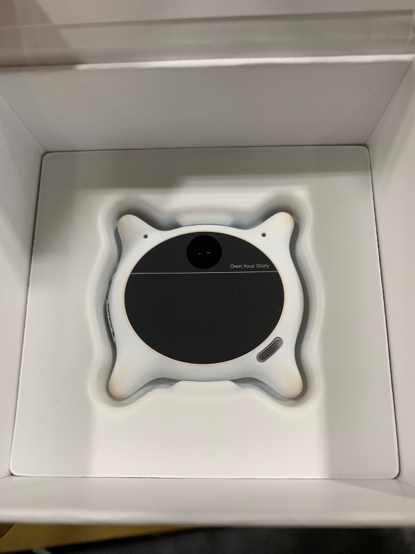 Photo 1 of Looki L1 AI Wearable Lifelogging Device, White