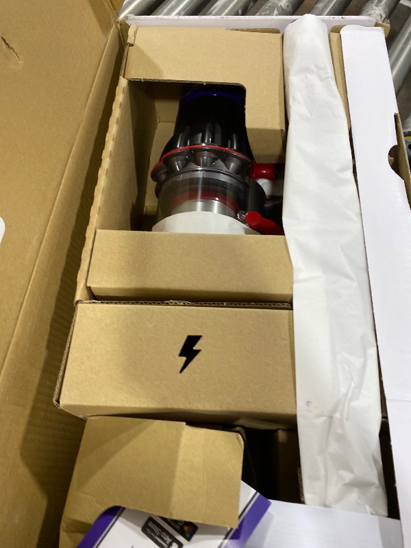 Photo 1 of Dyson V9 Motorbar Cordless Vacuum