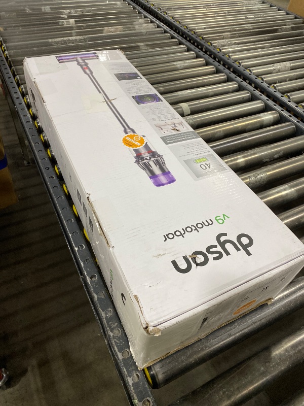 Photo 1 of Dyson V9 Motorbar Cordless Vacuum