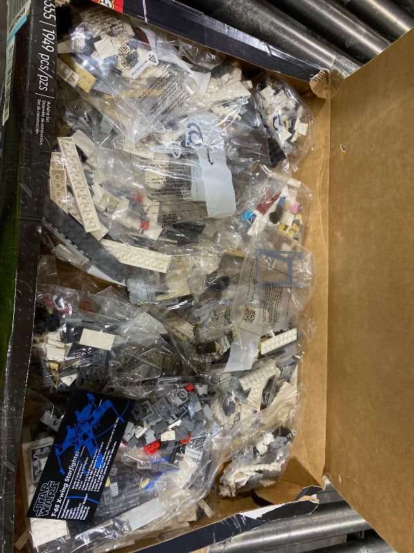 Photo 1 of LEGO Star Wars X-Wing Starfighter UCS Set (75355)