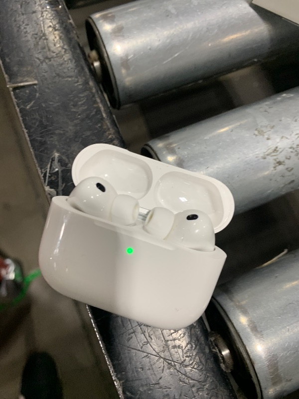 Photo 1 of Apple AirPods Pro 3 Wireless Earbuds