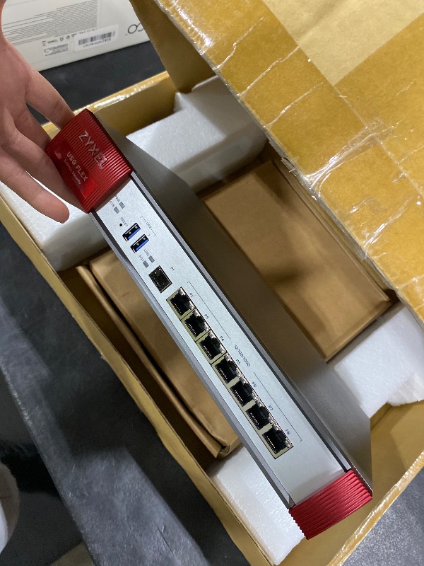 Photo 1 of NETGEAR 24-Port PoE Gigabit Unmanaged Network Switch