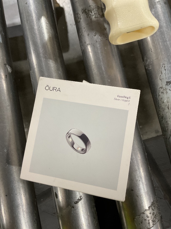 Photo 1 of OURA Ring 5 Smart Ring - Silver - Size 7