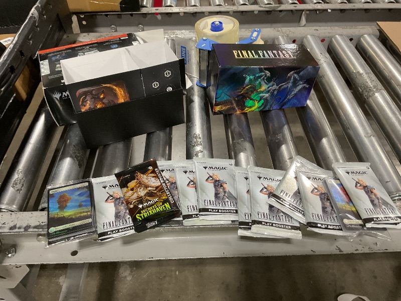 Photo 1 of Magic: The Gathering - Final Fantasy Bundle: Gift Edition