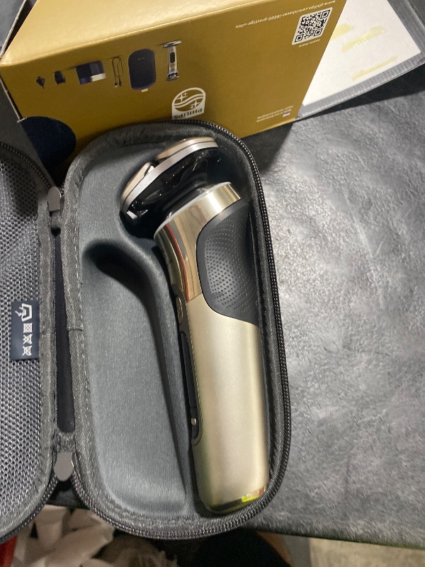 Photo 1 of Philips Norelco i9000 Prestige Shaver