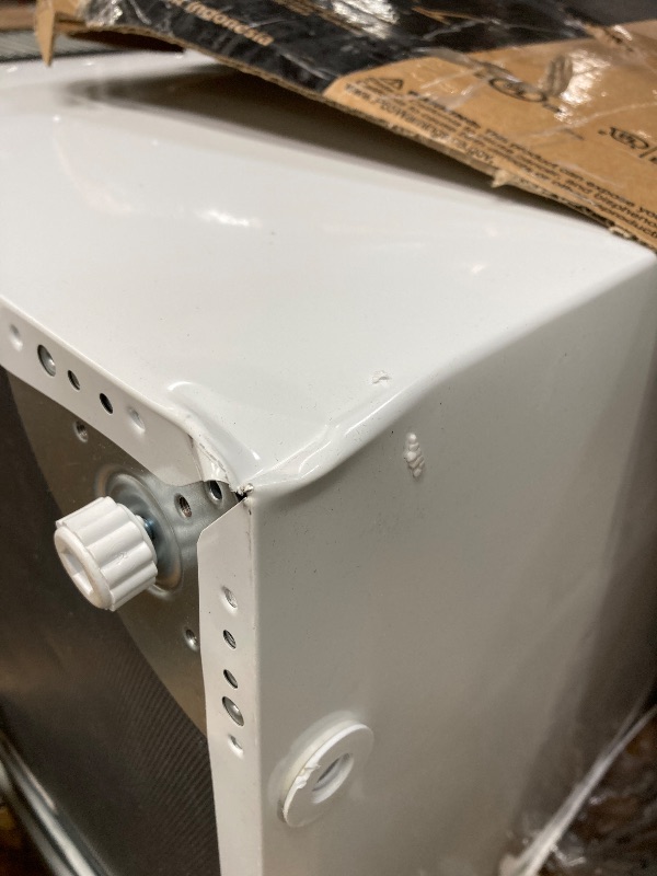 Photo 1 of **** PARTS ONLY ****
Midea MERC04C4BAWW Chest Freezer, 3.5 Cubic Feet Freezer With Removable Basket, Interior LED Light, Adjustable Temperature, For Kitchen Apartment Office, White