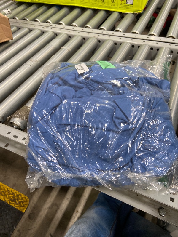 Photo 1 of ***********Missing parts*********Amazon Basics Lightweight Breathable, Wrinkle Resistant Microfiber 4-Piece Bed Sheet Set with 14-Inch Deep Pockets, Full, Dutch Blue, Solid
