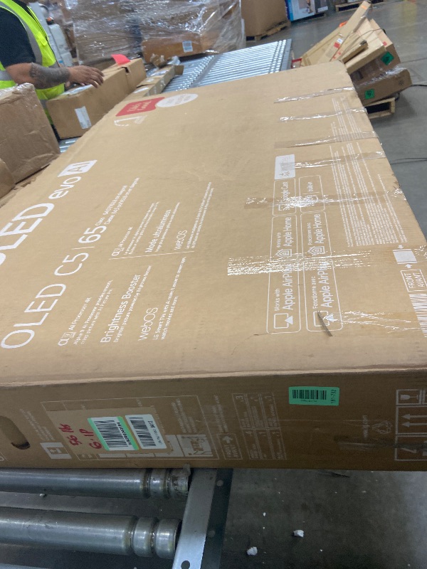 Photo 1 of **NO CABLE**LG 65-Inch Class OLED evo AI 4K C5 Series Smart TV w/Dolby Atmos, Dolby Vision, HDR10, AI Super Upscaling 4K, Filmmaker Mode, Wow Orchestra, Alexa Built-in (OLED65C5PUA, 2025)