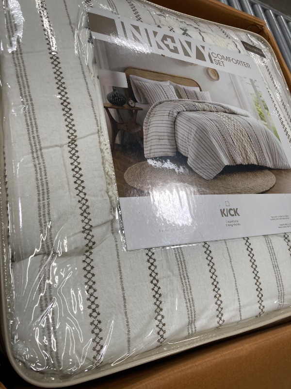 Photo 1 of ***USED*** INK+IVY Queen Comforter Set, Boho Comforters, Breathable Cotton Bed Set, All Season Modern Chenille Tufted Comforter with Farmhouse Bedding Flare, Gifts for Woman, Ivory 3 Piece