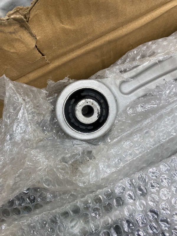 Photo 1 of *Minor damage to piece *Front Suspension Kit Lower Control Arm Compatible with 2013-2016 Audi A4 Quattro, 2014-2016 A5 Quattro, Q5 RS5,S4/S5,2013 A4