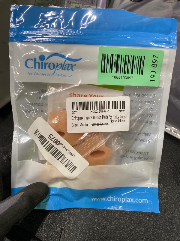 Photo 1 of *2 only* Chiroplax Tailor's Bunion Corrector Pads Bunionette Pain Relief Pinky Little Toe Straightener Separator Cushion Splint Protector Shield Spacer Cover Guard (4 Pads, Shims - Medium)