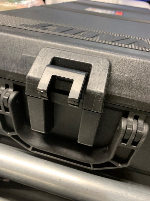 View 5 of *** ONE CLASP ON THE SHORT SIDE IS BROKEN IN HALF, SEE IMAGE - CASE STILL FUNCTIONS NORMALLY ***
Pelican V700 Hard Case