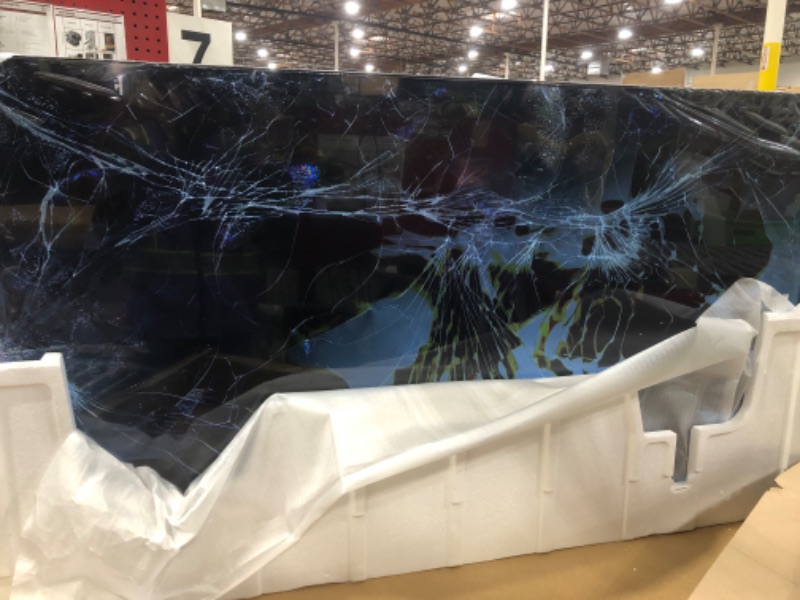 View 3 of **damage** Samsung 65" Crystal UHD U8000H Smart TV