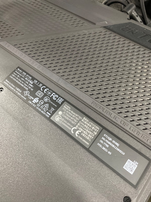 Photo 1 of ASUS ROG Strix SCAR 18 Gaming Laptop