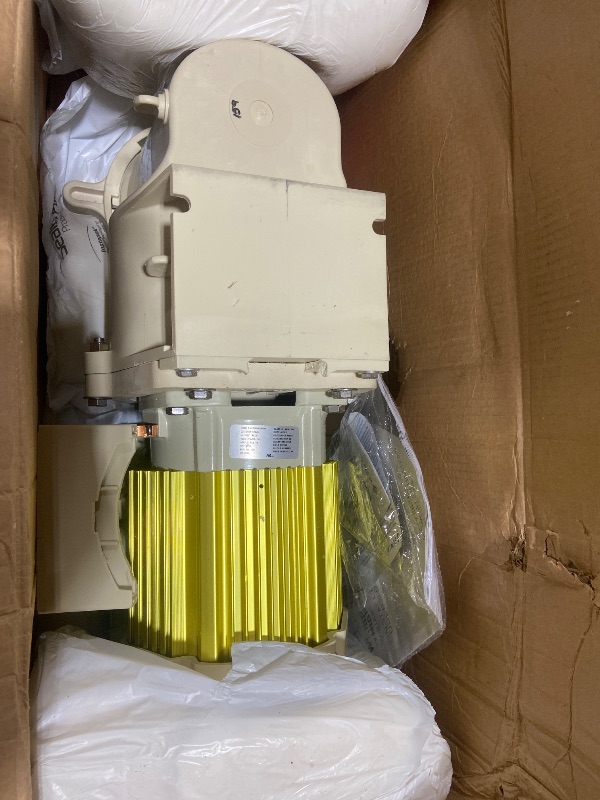 Photo 1 of Pentair 011533 WhisperFlo VST Variable Speed Pool Pump, 2.6 THP