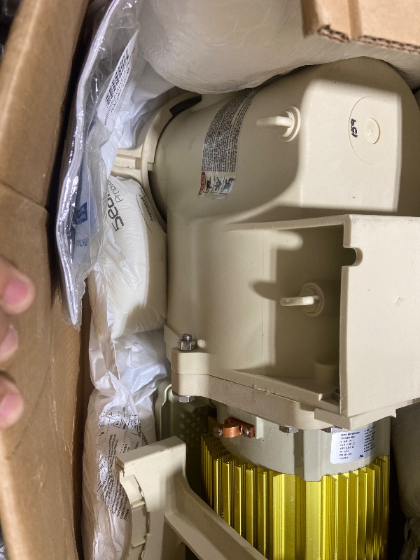 Photo 1 of Pentair 011533 WhisperFlo VST Variable Speed Pool Pump, 2.6 THP