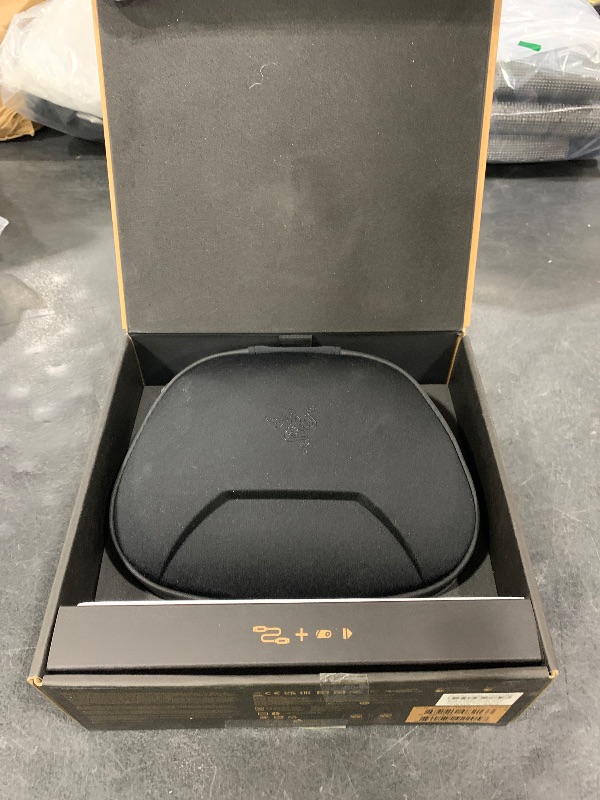 Photo 1 of Razer Raiju V3 Pro Wireless Esports Controller, PlayStation 5 & PC, Black8887910082133