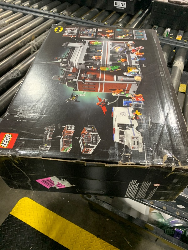 Photo 1 of LEGO DC Batman Arkham Asylum 76300