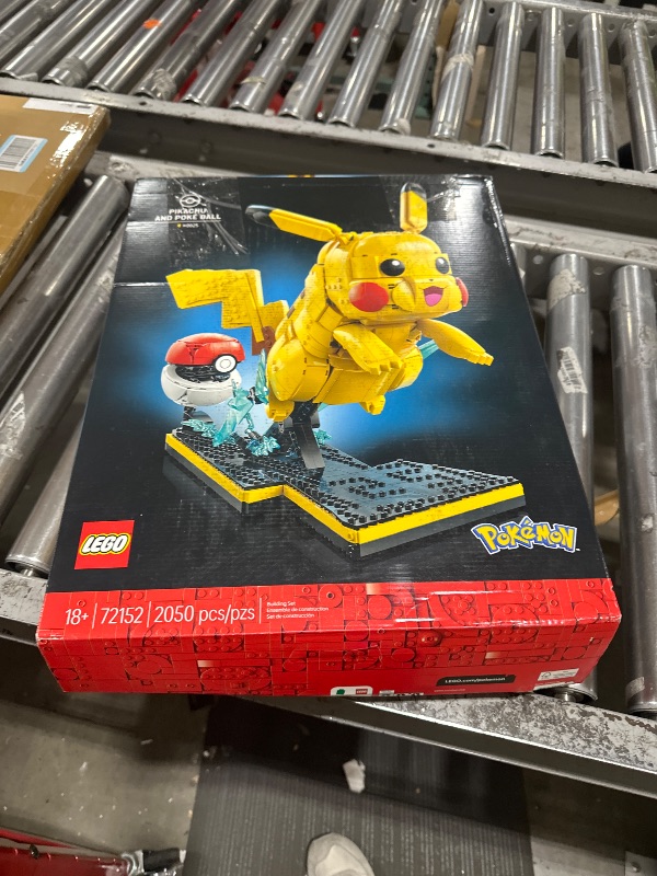 Photo 1 of LEGO Pokémon Pikachu and Poké Ball 72152 Building Kit